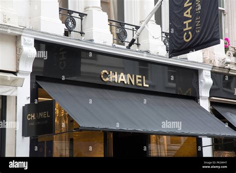 chanel boutique london opening hours|Chanel boutique London bond street.